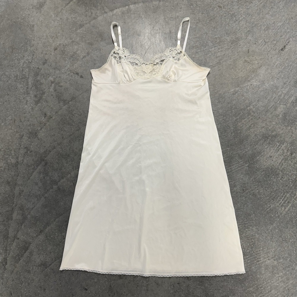 Vassarette Vintage Ivory Nylon 36 Full Slip Lace Rockabilly White Medium